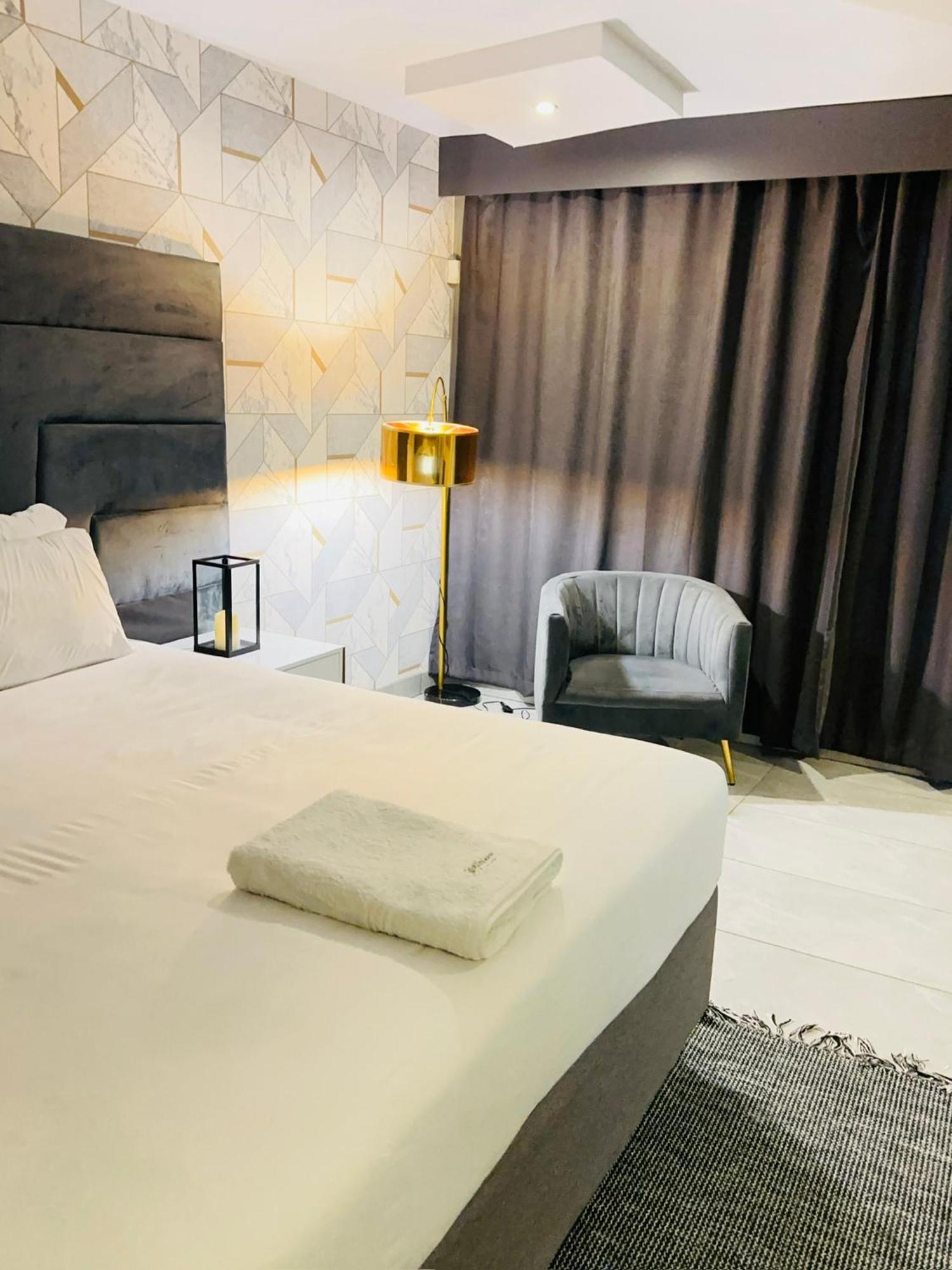 Signature Boutique Guesthouse Maun Exteriör bild